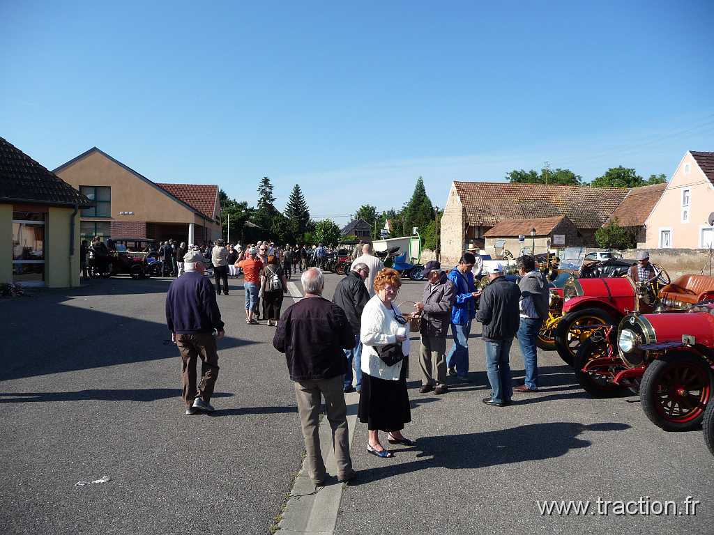 2011_rallye_des_princes (149).jpg - 12/06/2011 - 68127 NIEDERENTZEN 22ème RALLYE des PRINCES - Parking salle des fètes